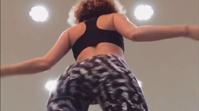 Тверк maria "mamasita".