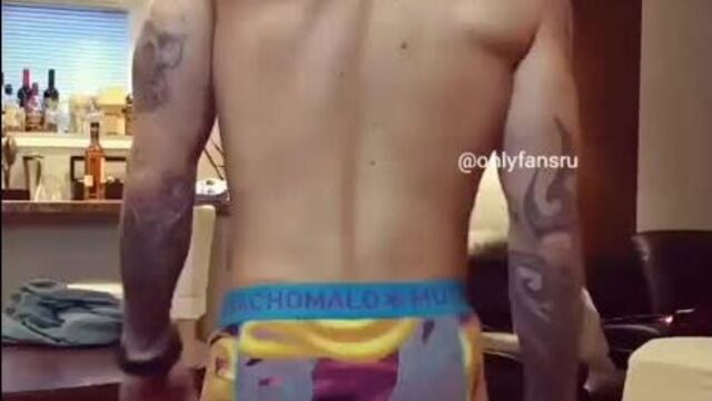 Travis deslaurier - bloger, model