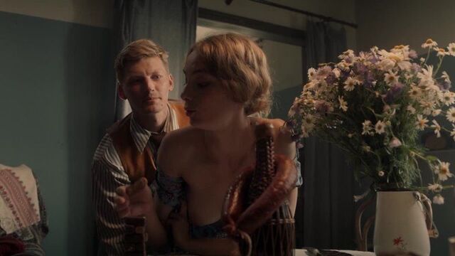 Голая мария лисовая(сиськи и секс рачком)