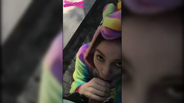 Прибежала, отсосала, трахнула, убежала - (трах,сосёт,глотает,сперму,минет,в рот