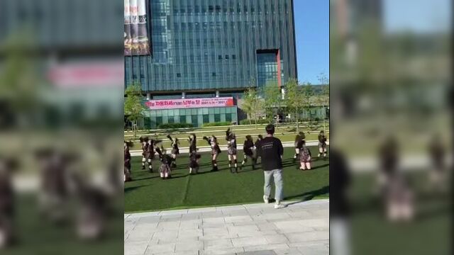 Jisoo's hanbok fever