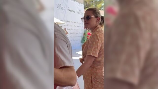 Lili reinhart and spencer neville at the concert jonas brothers in las vegas 10/06/2022