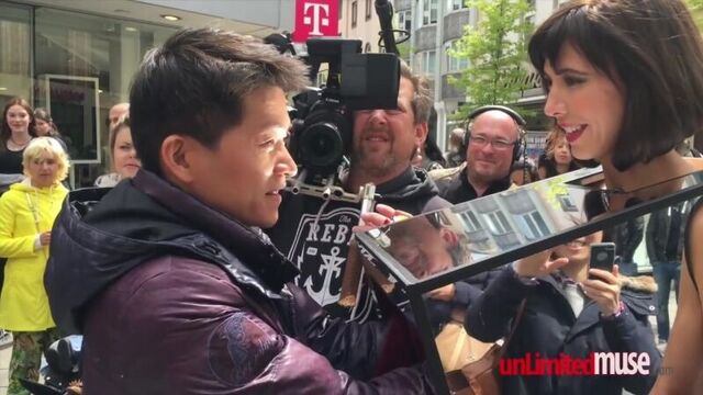 Mirror box - performance by milo moiré -censored