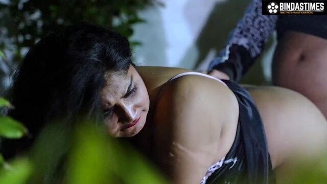 Moti aur bade dudhwali sauteli maa ko bagiche me raat ko lejakar sautele bete ne ghapa ghap choda aur muh me gira dala