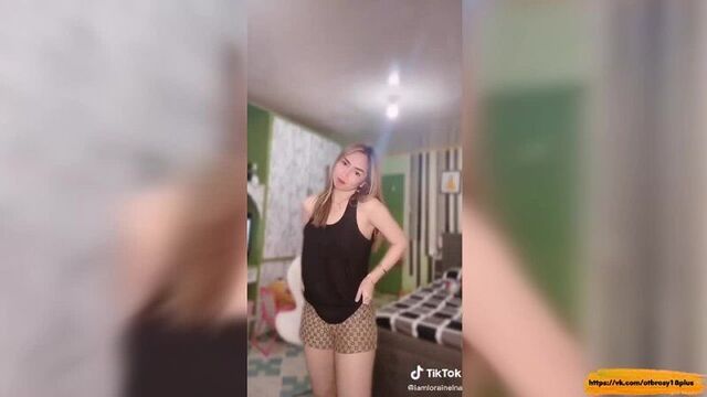 Годный тик-ток - упругая грудь и прыжок