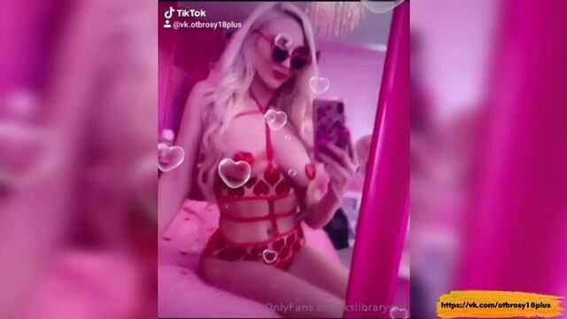 Голый тик-ток - показала закрытые соски