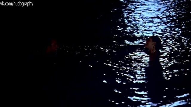 Келли брук (kelly brook) голая в воде в фильме "секс ради выживания" (остров на троих, three, survival island, 2005)
