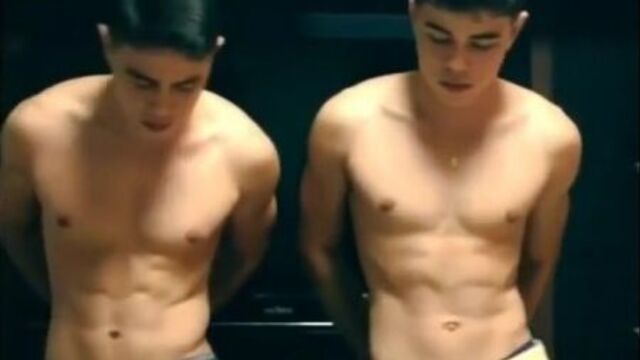 Тверк twerk молодые сексуальные парни близнецы классно танцуют brothers rocha братья не секс не порно мамка анал милф milf porno