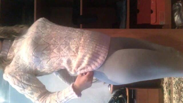 Девушка разделась у себя дома (частное)