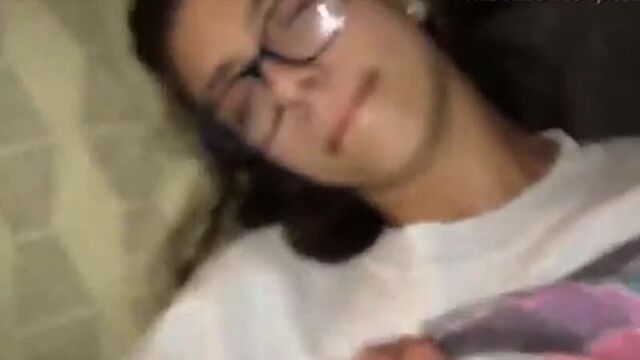 Первый секс 18 летний студентки . продолжение в описании