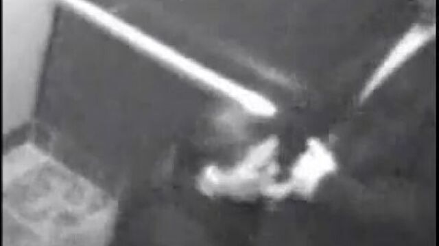 Сосет в лифте незнакомцу