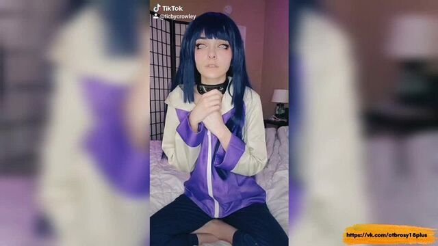 Голый тик-ток - хината показала маленькие сиськи