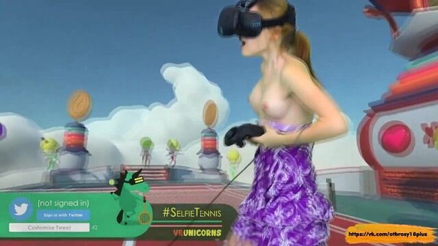Русская девочка впервые играет vr голышом