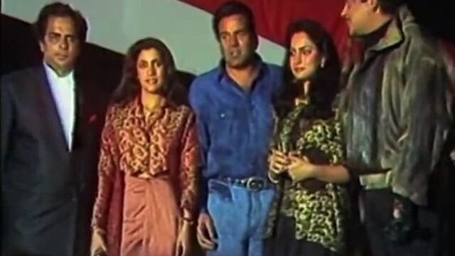 Flashback from 90s: mehmood, govinda, sunil dutt, dharmendra, sunny deol & others at a party