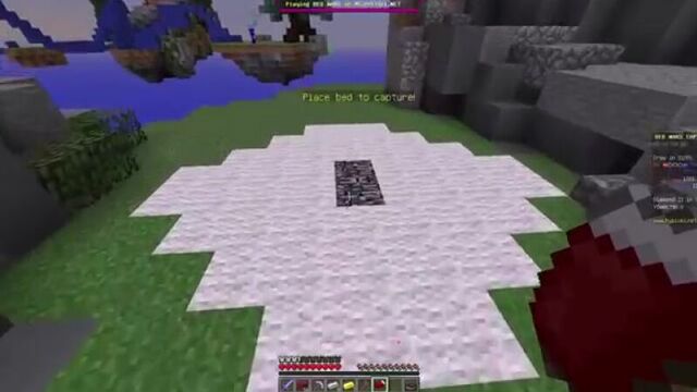 Нуб захватил базу врагов в майнкрафт бед варс ! нубик против троллинг ловушка minecraft мультик