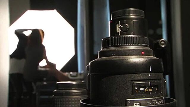 Ню фотография - голые женские тела в откровенных позах