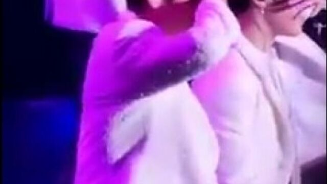 Какое-то гейское порно в плохом качестве