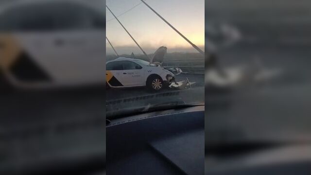 Дтп. архангельский мост. говорит вологда!