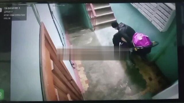 Насрал в коляску