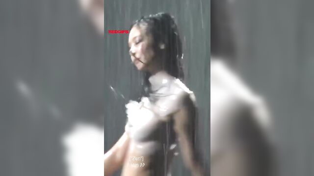 K-pop star jennie kim's sexy solo videos and performances