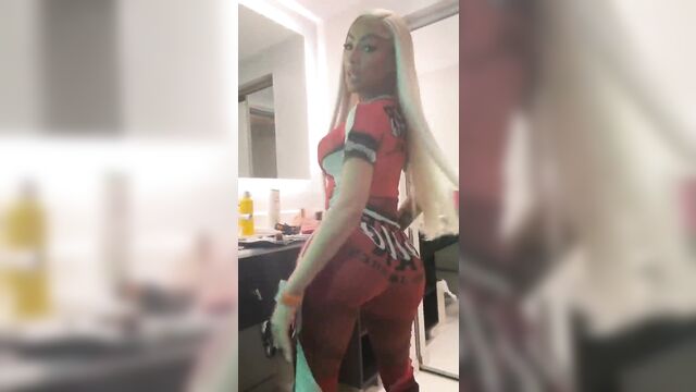 The asian girl went viral for her amazing performance