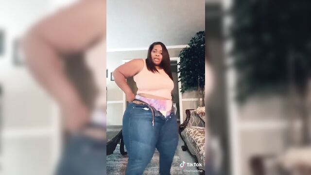I got so horny that i had to fuck my husband in the car