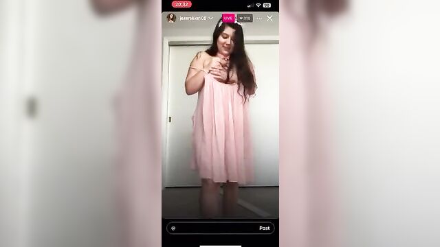 A short-lived erotic show on instagram with a daring theme