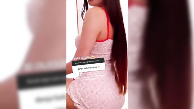 Princesa gets her pussy railed by a massive cock