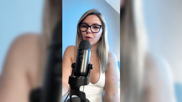 Juicy soccer mom with round boobs gets fucked hard