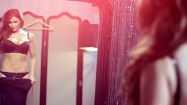 Lucy pinder lynx dry bedroom