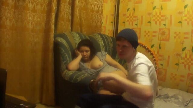 Частное домашнее! выпил ягуарчик и оголил сиську телочке за что и получил