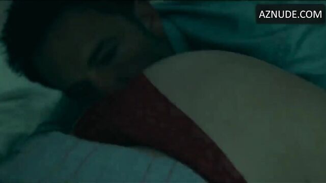 Ana de armas’ steamy scenes in deep water