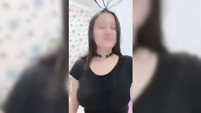 Berli4n ochi - big tits model gets naked on cam show