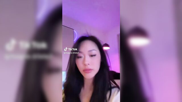 Tiktok girls are flashing their tits for attention on camera