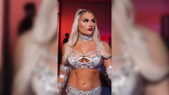 Muscle mommy tiffany stratton is a true sex symbol