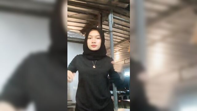 A man fucked a girl with big ass in the anus
