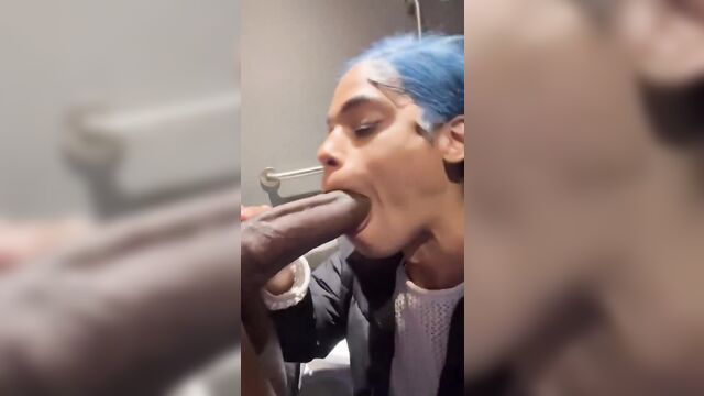 She shows how slutty she is to her new friend, offering him her mouth