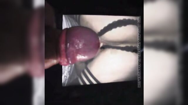 A mature woman gets a cumshot tribute from a stranger