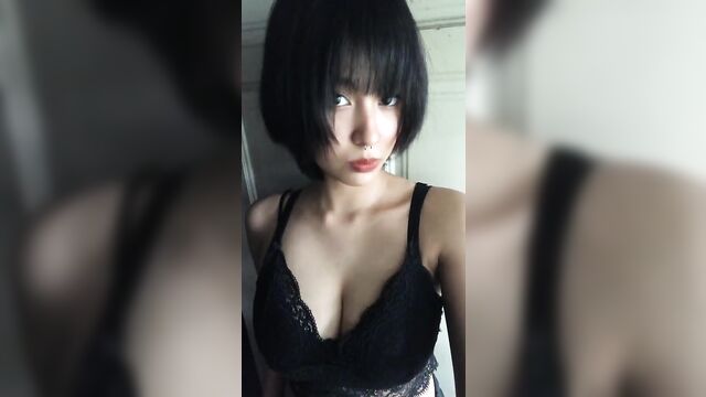 A girl is good, but a bad girl in bed - watch this video!