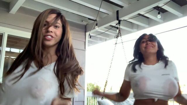 Bouncing tits danielley ayala сиськи latin