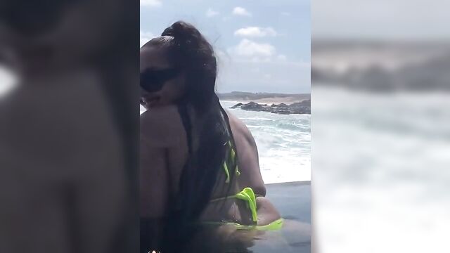 Redbone beauty demetriaobilor shows off her big booty in sexy bikini