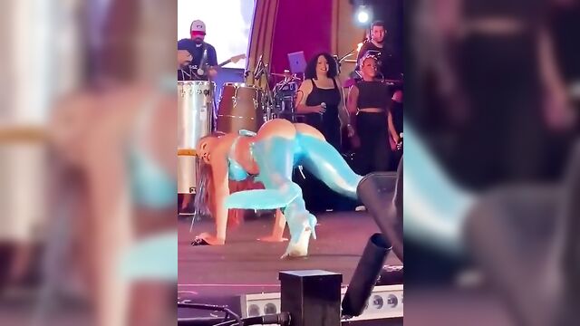 Anitta twerking like a slut, showcasing brazilian funk and onlyfans heat