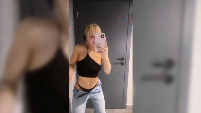 Ema radujko shakes big ass in front of the camera