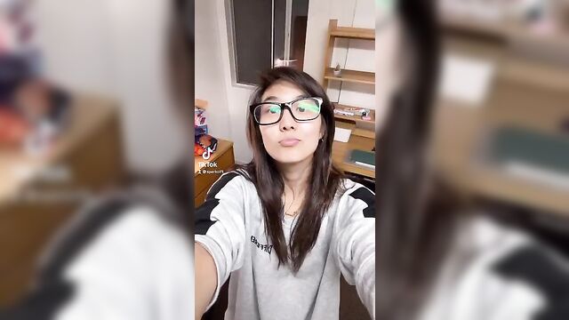 Tiktok star old sparkolf gets fucked by horny slut