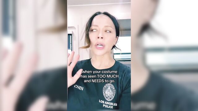 The rookie melissa o'neil gets ai facial from hot guys