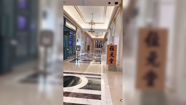 A hot chinese girl is walking naked in the department store
