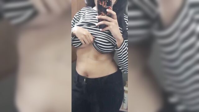 Desi bangladeshi babe leaks her snapchat pics of indian and pakistani girls