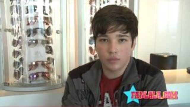 Is nathan kress single?нейтан кресс о девушке его мечты.