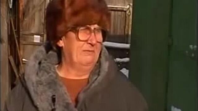 Минут 5-10 пятого в 4 утра! бабка выдала! ржач!.mp4