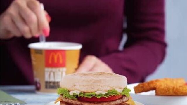 Макзавтрак в макдоналдс!